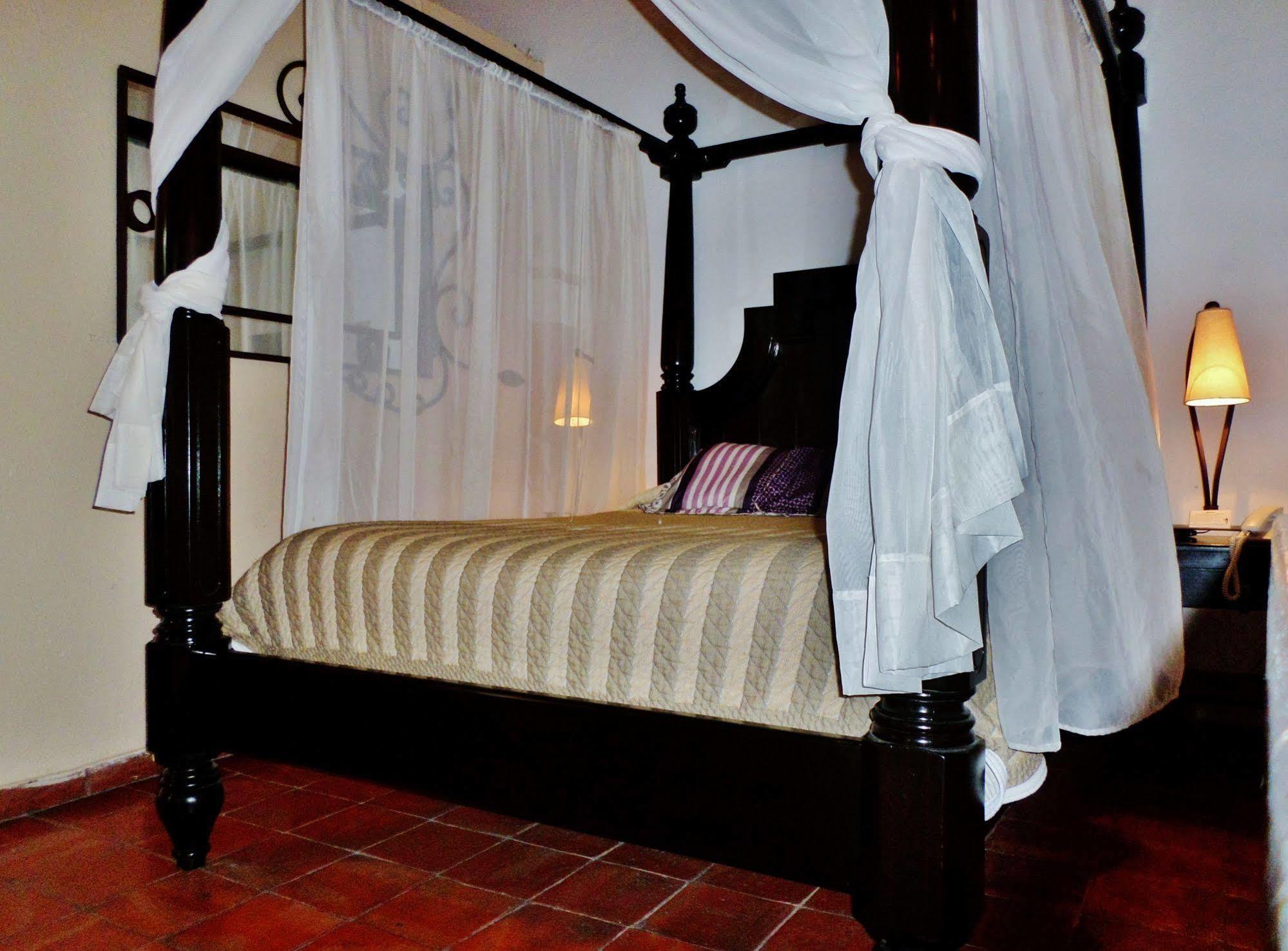 Hotel Rosa Morada Tlaquepaque Exterior foto
